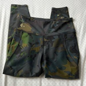 NWOT Old Navy Active Leggings